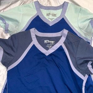 🚨CLOSING SHOP SALE🚨Greys Anatomy Active Scrub Tops (2)